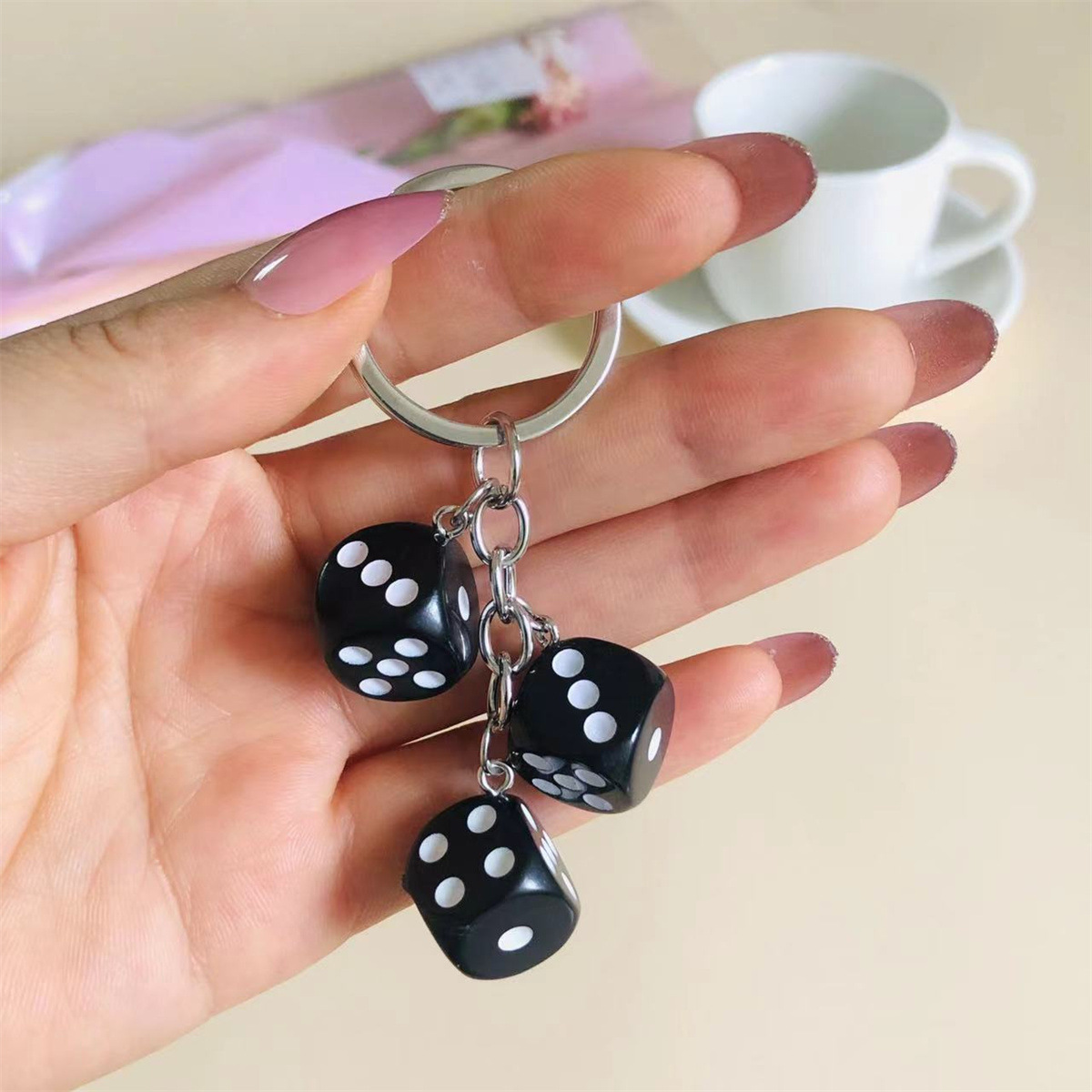 Gaming Accessories Gifts For Men - Simpatico portachiavi con dadi 3D Gaming